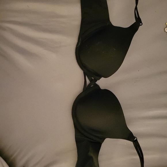 Victoria's Secret Bra - Picture 5 of 12